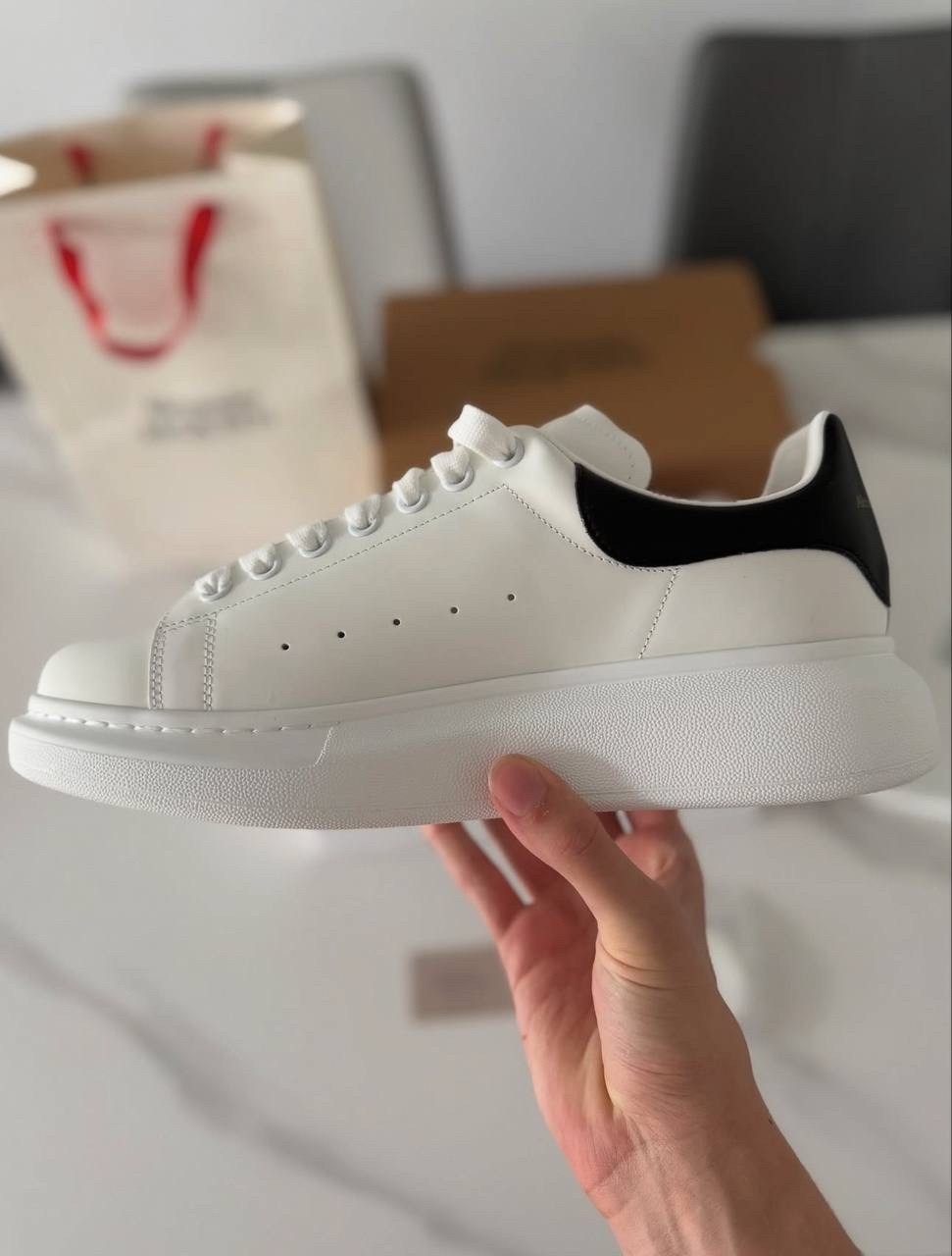 кроссовки alexander mcqueen,462217 кроссовки alexander mcqueen,alexander mcqueen кроссовки мужские,кроссовки alexander mcqueen oversize sneakers black,alexander mcqueen кеды