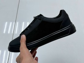 Кроссовки