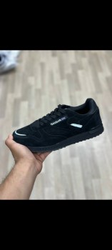 Кроссовки