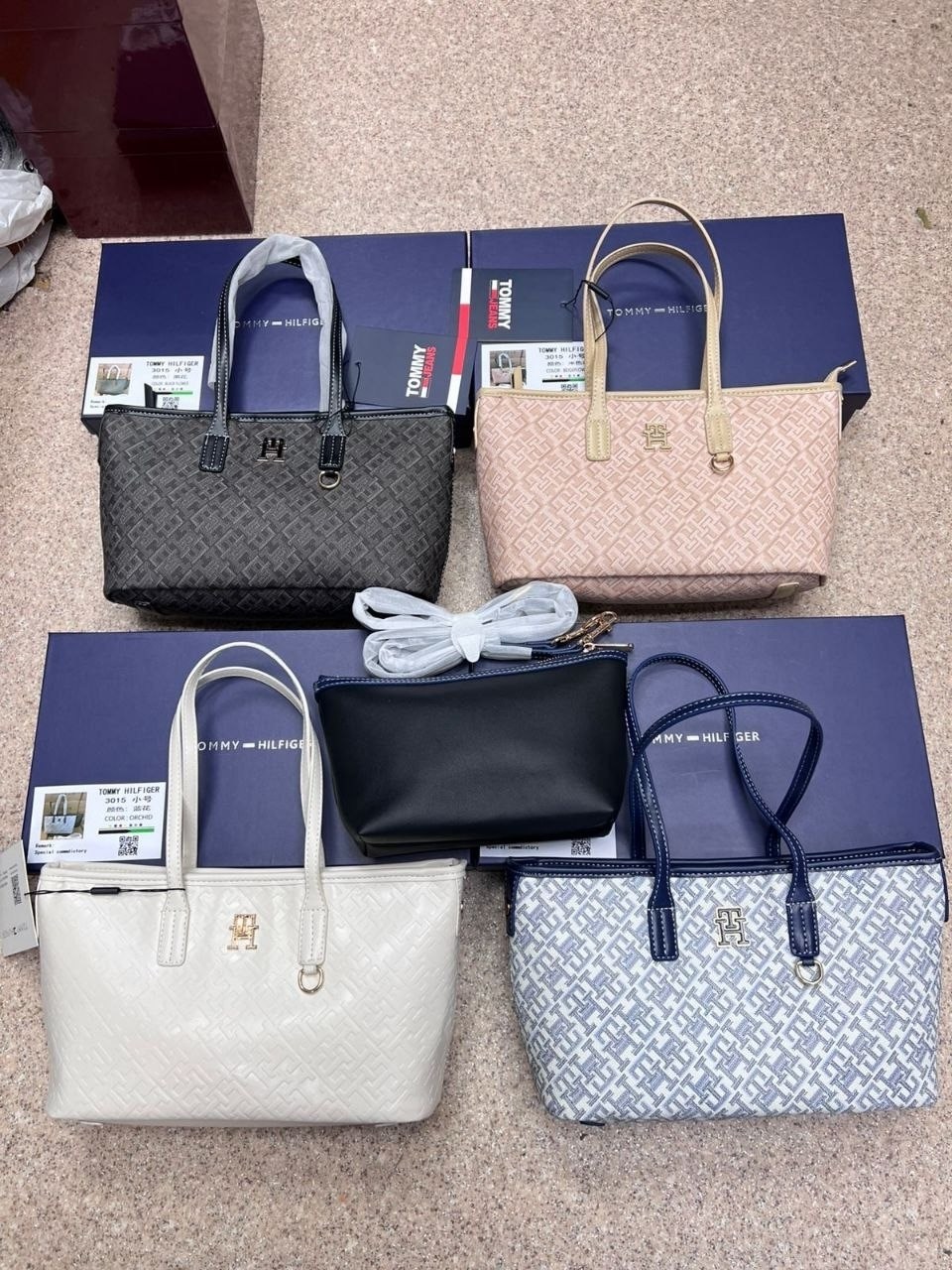 сумка tommy hilfiger,сумка шоппер tommy hilfiger,сумка тоут tommy hilfiger,сумки,сумка tommy hilfiger женская