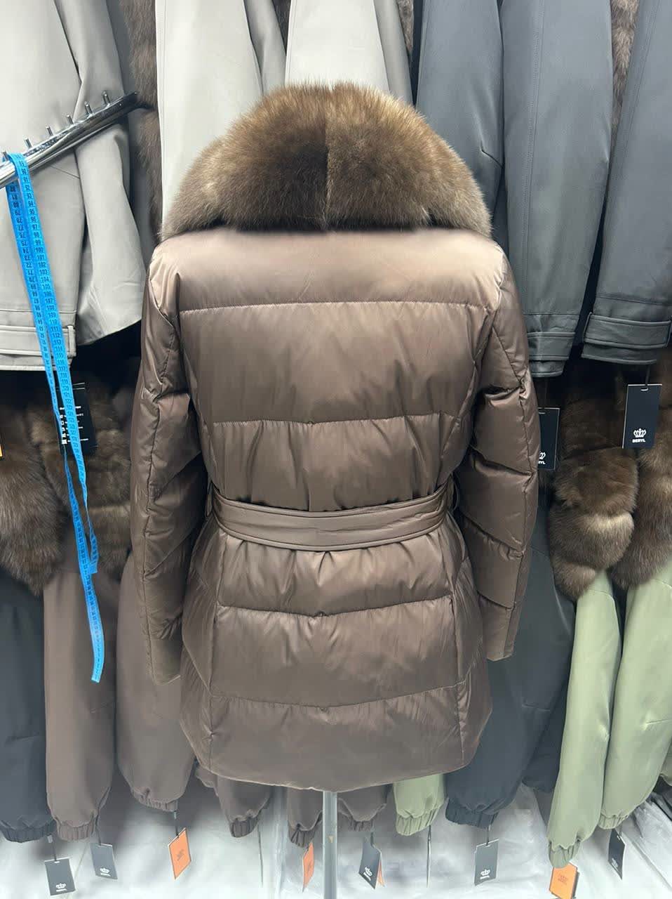 пальто женское зимние с мехом песец люкс класса коричневого цвета,пуховик женский,пуховики с мехом,пальто женское зимнее с мехом песец люкс класса,пуховик женский с натуральным мехом