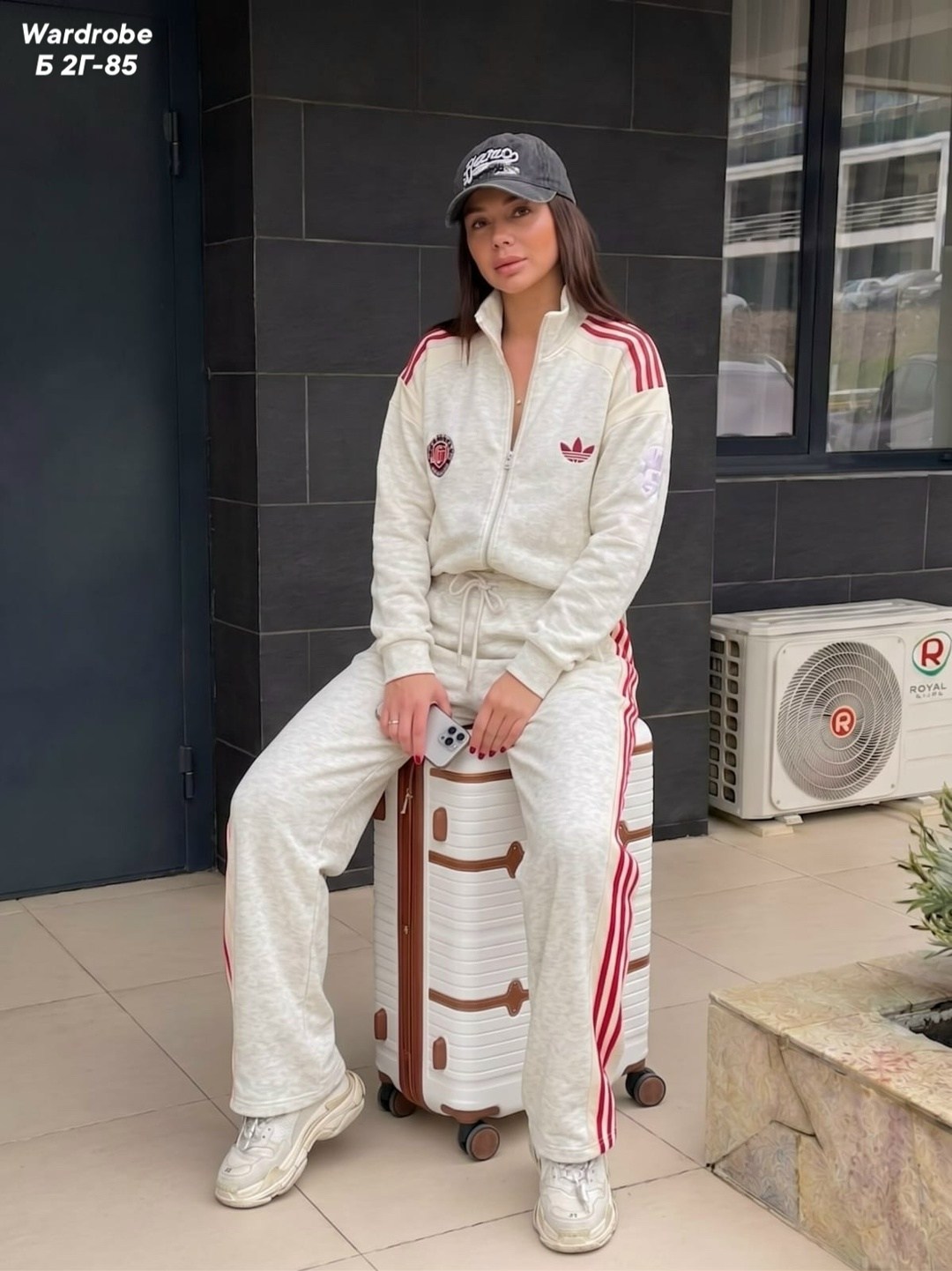 женский спортивный костюм,женский спортивный костюм adidas,стильные костюмы,адидас ориджинал женский костюм адидас,спортивный костюм