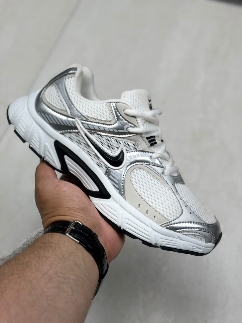 кроссовки nike v 5 rnr,nike кроссовки,кроссовки v5 rnr nike,кроссовки nike v5 rnr white black silver,классические кроссовки