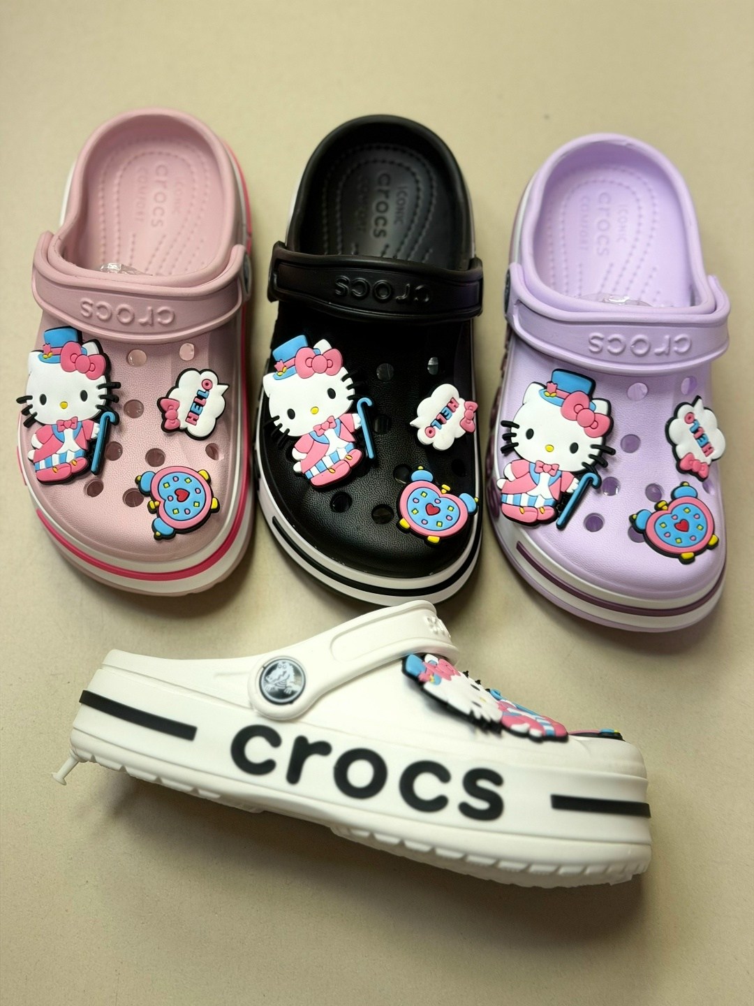 кроксы хеллоу китти,кроксы с хелло китти,hello kitty crocs,кроксы с куроми для девочки,сандалии crocs crocband sandal kids
