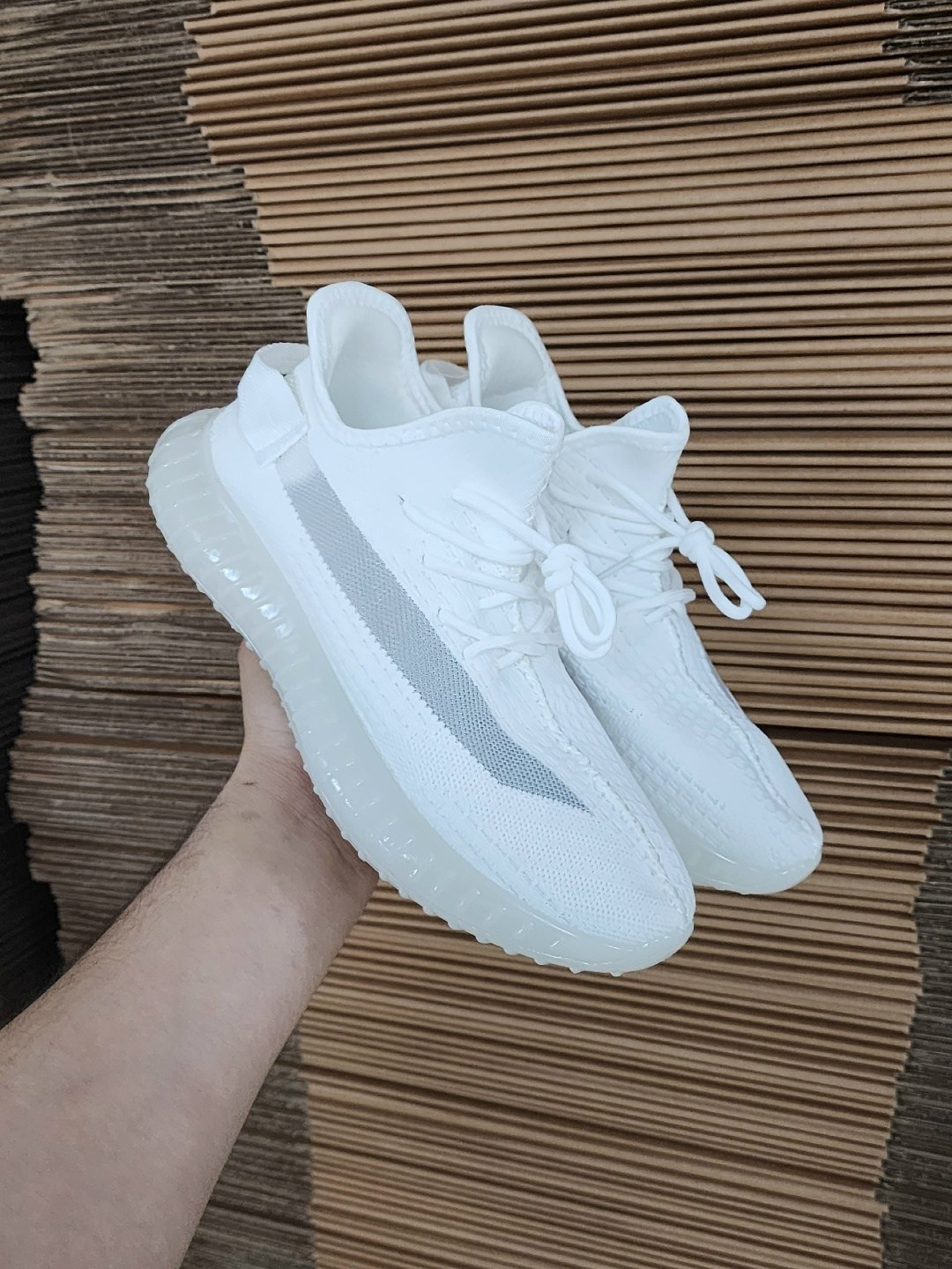 кроссовки женскиe,кроссовки,белые кроссовки,кроссовки adidas yeezy 350 boost v2 triple white,изики кроссовки