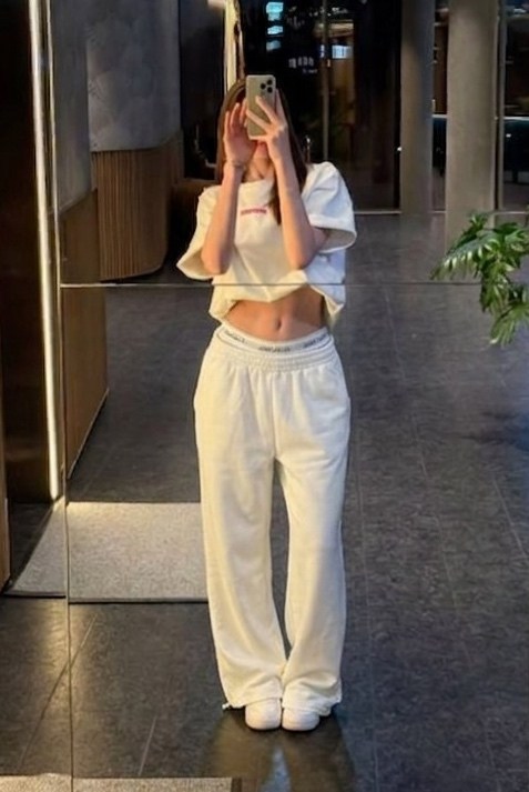 стильные наряды,майка женская,костюм кельвин кляйн женский,casual outfit
