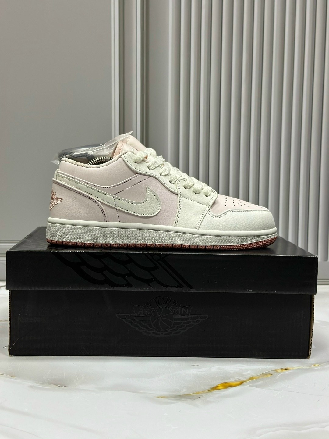 женские кроссовки nike,кроссовки nike air jordan 1 low,nike air jordan 1 low,кроссовки,женские кроссовки nike air jordan 1 elevate low