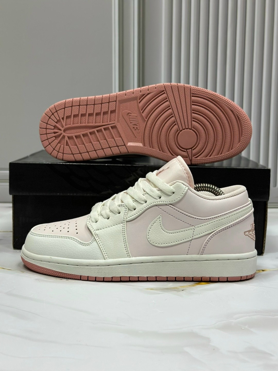 женские кроссовки nike,кроссовки nike air jordan 1 low,nike air jordan 1 low,кроссовки,женские кроссовки nike air jordan 1 elevate low