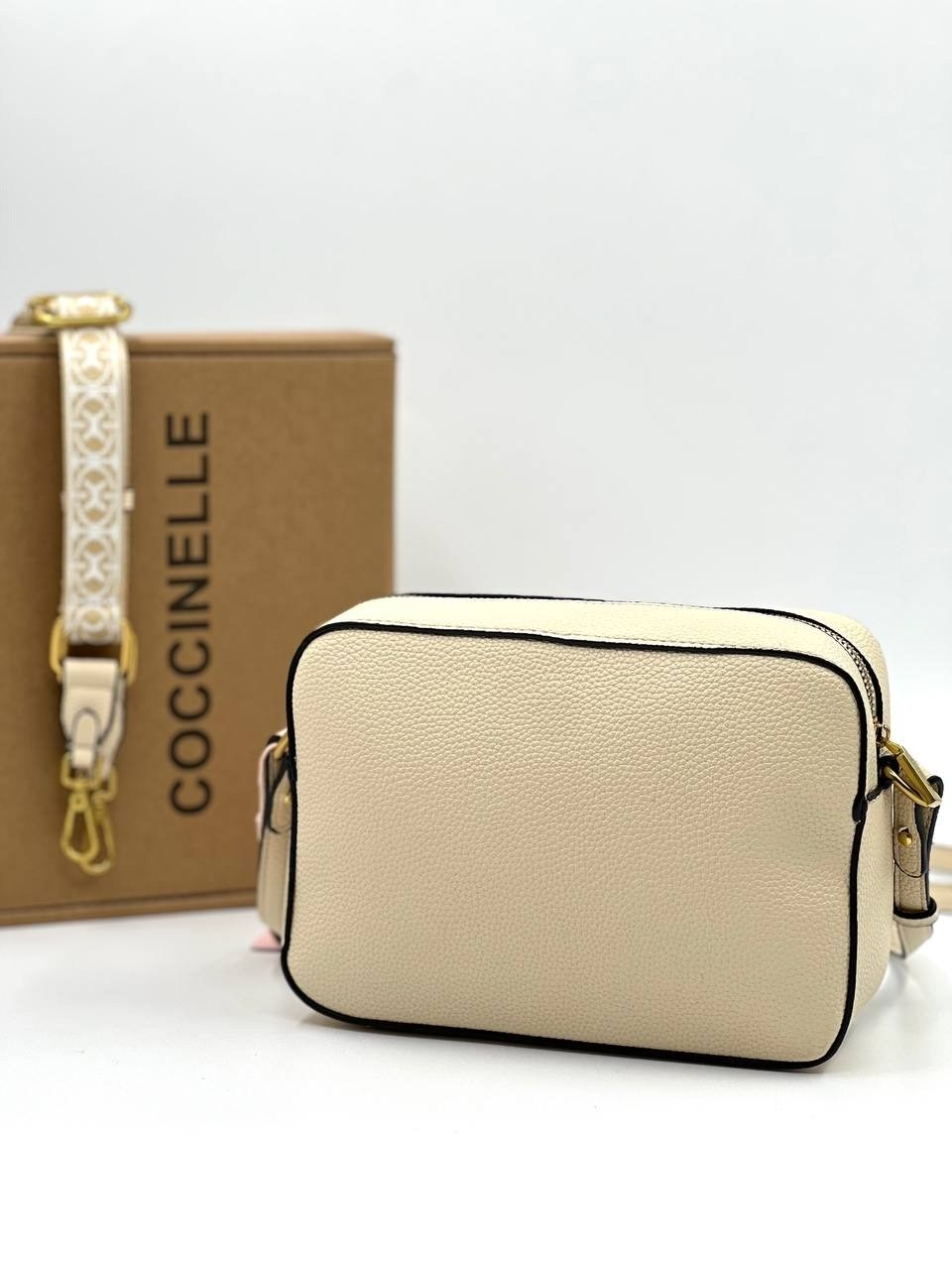 сумка coccinelle,сумка из натуральной кожи через плечо coccinelle,сумка через плечо coccinelle,coccinelle сумка на плечо кросс-боди beat soft,coccinelle женская сумка из натуральной кожи через плечо б