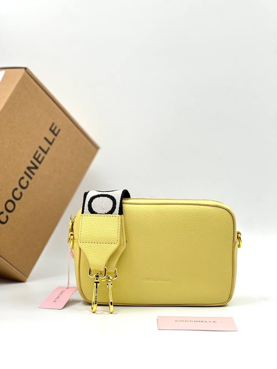 coccinelle сумка,женская сумка,женская сумка coccinelle,сумка,желтая сумка