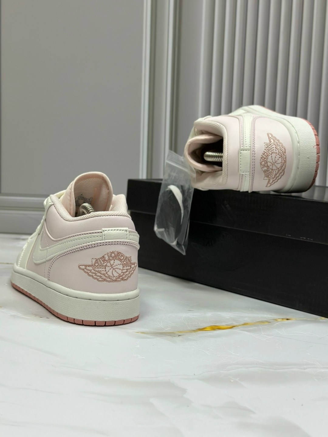 женские кроссовки nike,кроссовки nike air jordan 1 low,nike air jordan 1 low,кроссовки,женские кроссовки nike air jordan 1 elevate low