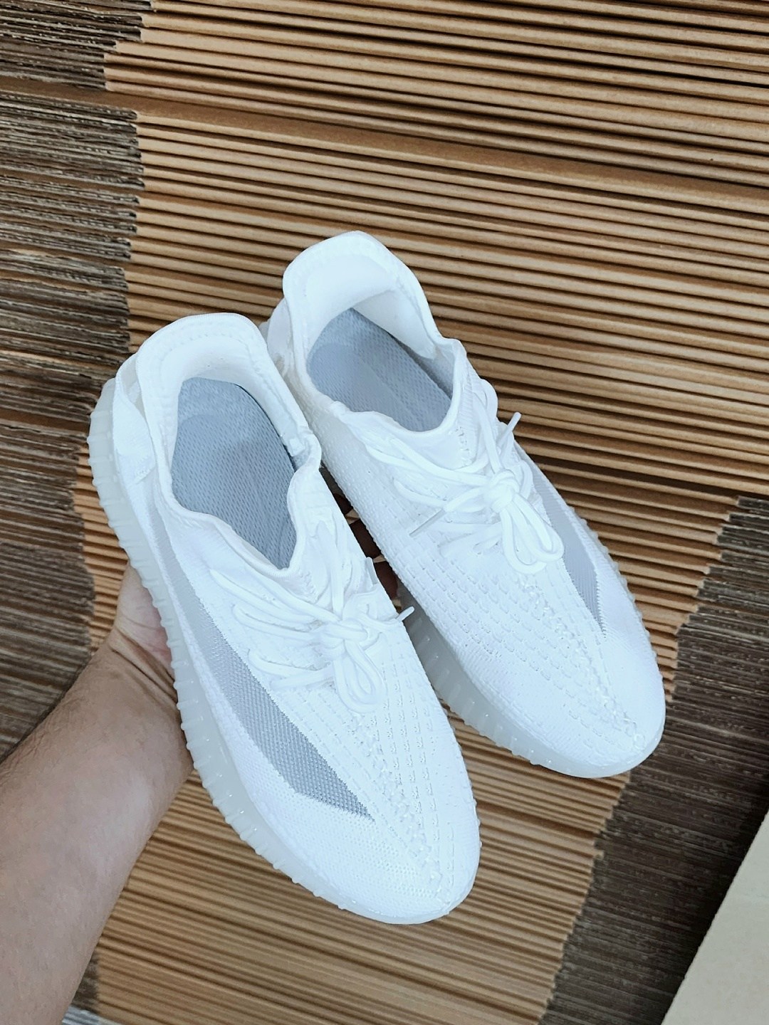 кроссовки женскиe,кроссовки,белые кроссовки,кроссовки adidas yeezy 350 boost v2 triple white,изики кроссовки